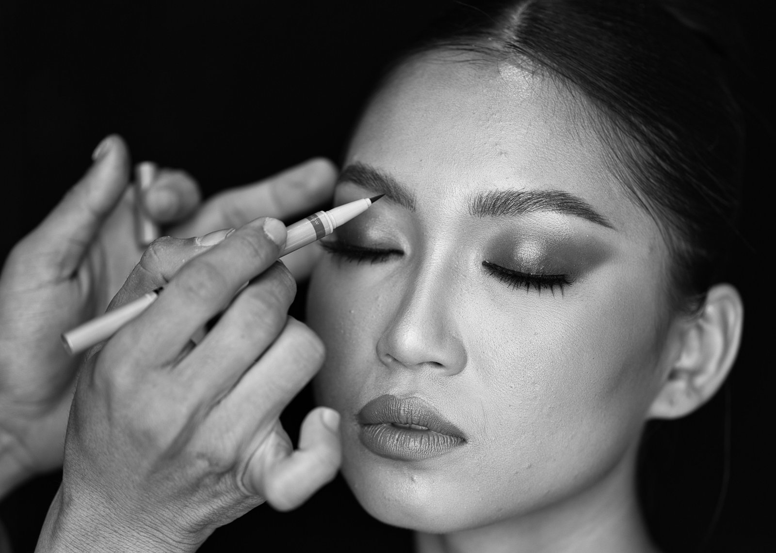 Surviving the Heat Without Losing Your Face: The Summer 2026 Guide to Heat-Proof Beauty