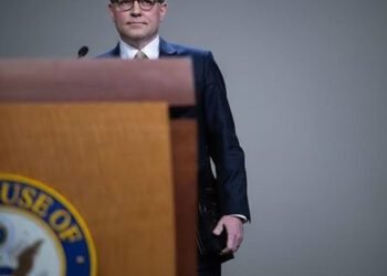 Johnson Eyes Birth Tourism Ban as Kentucky Governor Demands McConnell Update