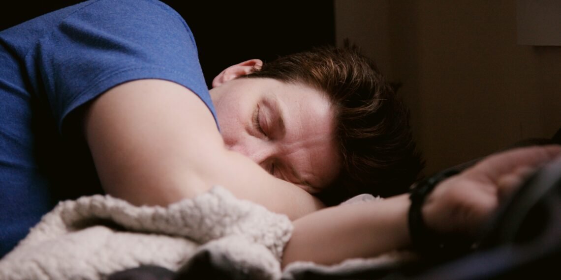 Alzheimer’s Breakthrough: Scientists Restore 2 Hours of Sleep Without Clearing Plaques