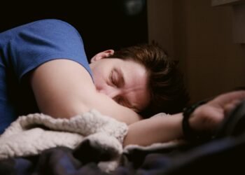 Alzheimer’s Breakthrough: Scientists Restore 2 Hours of Sleep Without Clearing Plaques