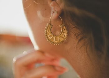 The Earrings, The Odyssey, and the Outrage: Zendaya's Ancient Accessory Sparks a Global Debate