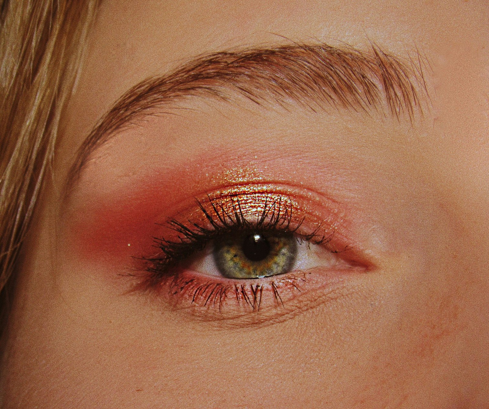 Surviving the Heat Without Losing Your Face: The Summer 2026 Guide to Heat-Proof Beauty