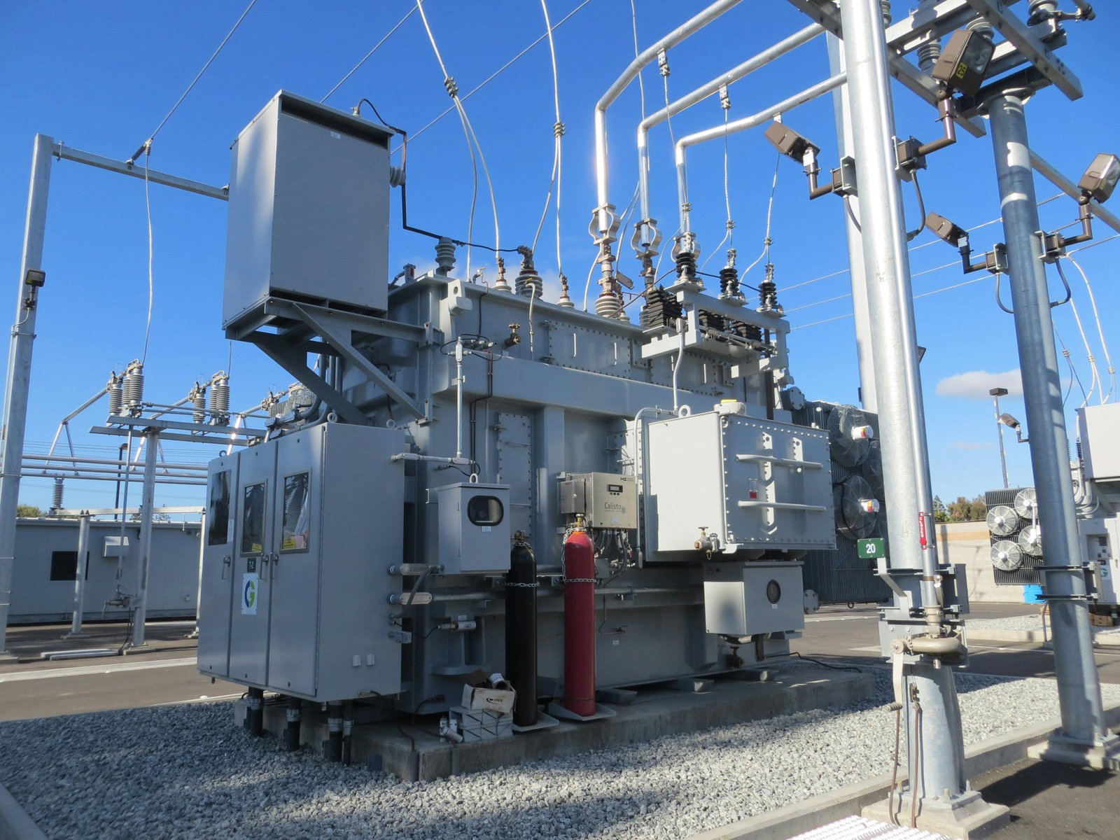 US Grid to Cut Power to New Data Centers First Amid Shortages