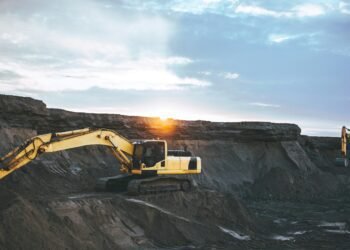 Guinea Gives Glencore Exclusive Rights to Bauxite Production