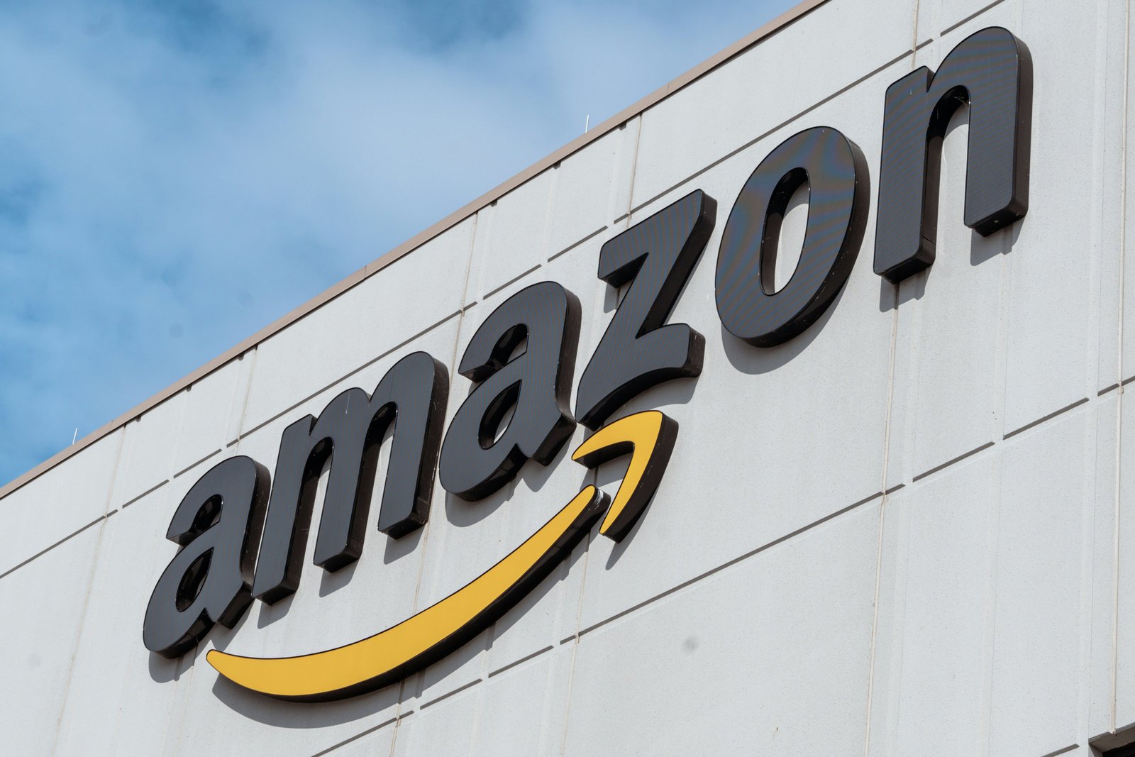 Amazon Receives $600m In Tariff Refunds After Court Ruling, Plans Customer Refunds