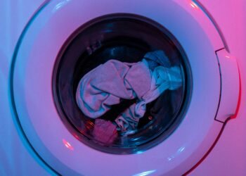 Maryland Family Rations Baths, Delays Laundry as Water Bills Hit $1,000