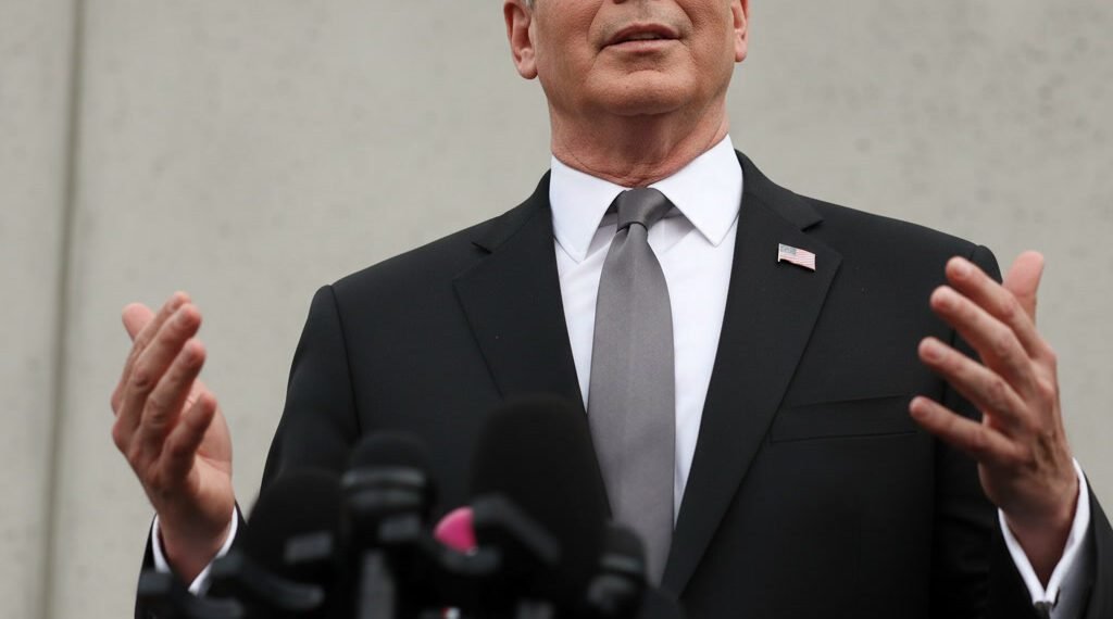 US: Treasury Chief Announces 'Toughest' Iran Sanctions in History