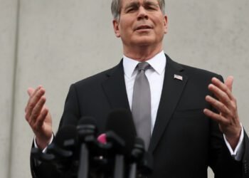 US: Treasury Chief Announces 'Toughest' Iran Sanctions in History