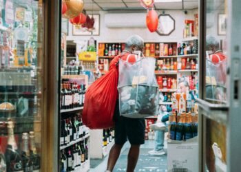 NYC Grocers Sue Mamdani Over City-Run Stores, Citing Unfair Competition