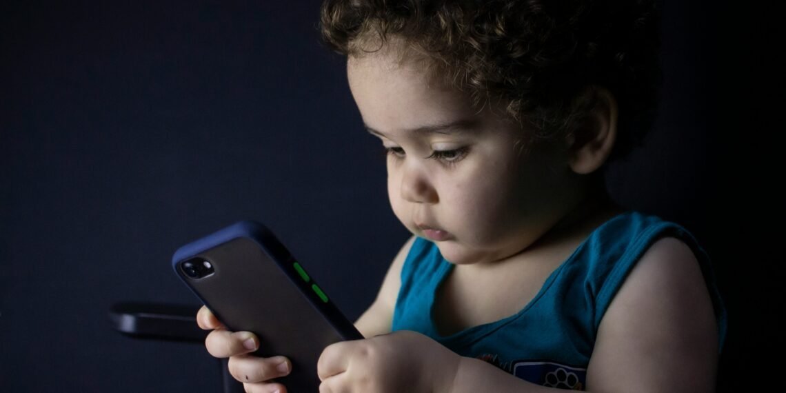 France's Top Court Blocks Social Media Ban for Children Under 15