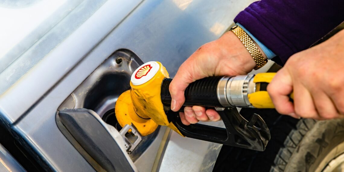 US Consumer Confidence Declines As High Gas Prices Pressure Households