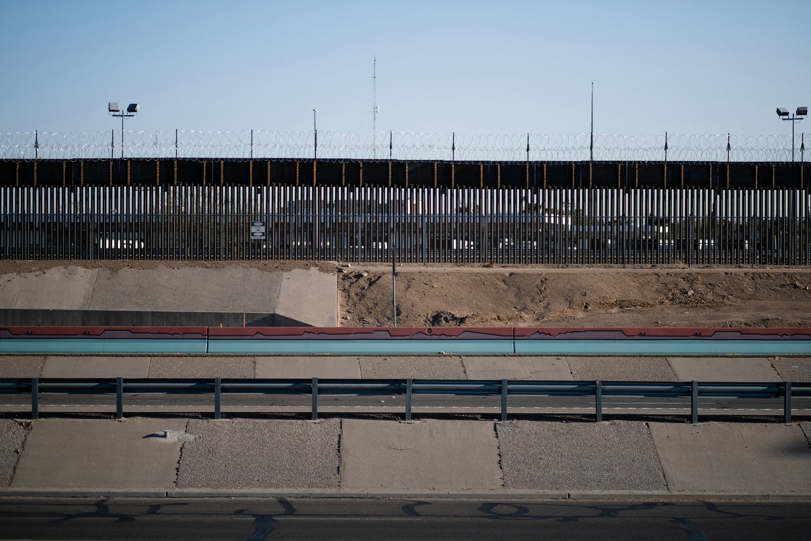Big Bend Border Wall Paused by Trump Amid Bipartisan Criticism