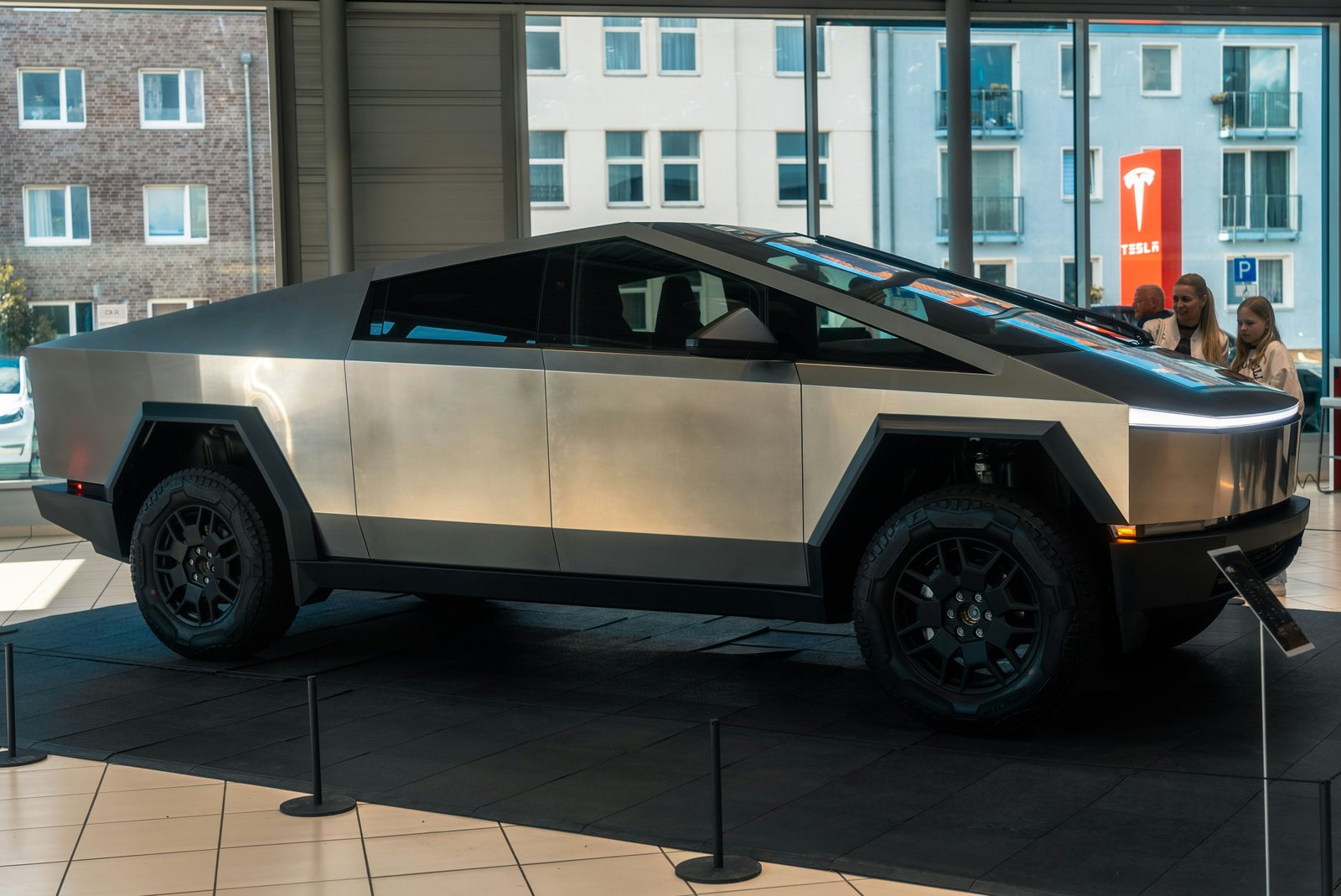 Tesla Unveils First Cybercab with Starlink Antenna Built Into Roof