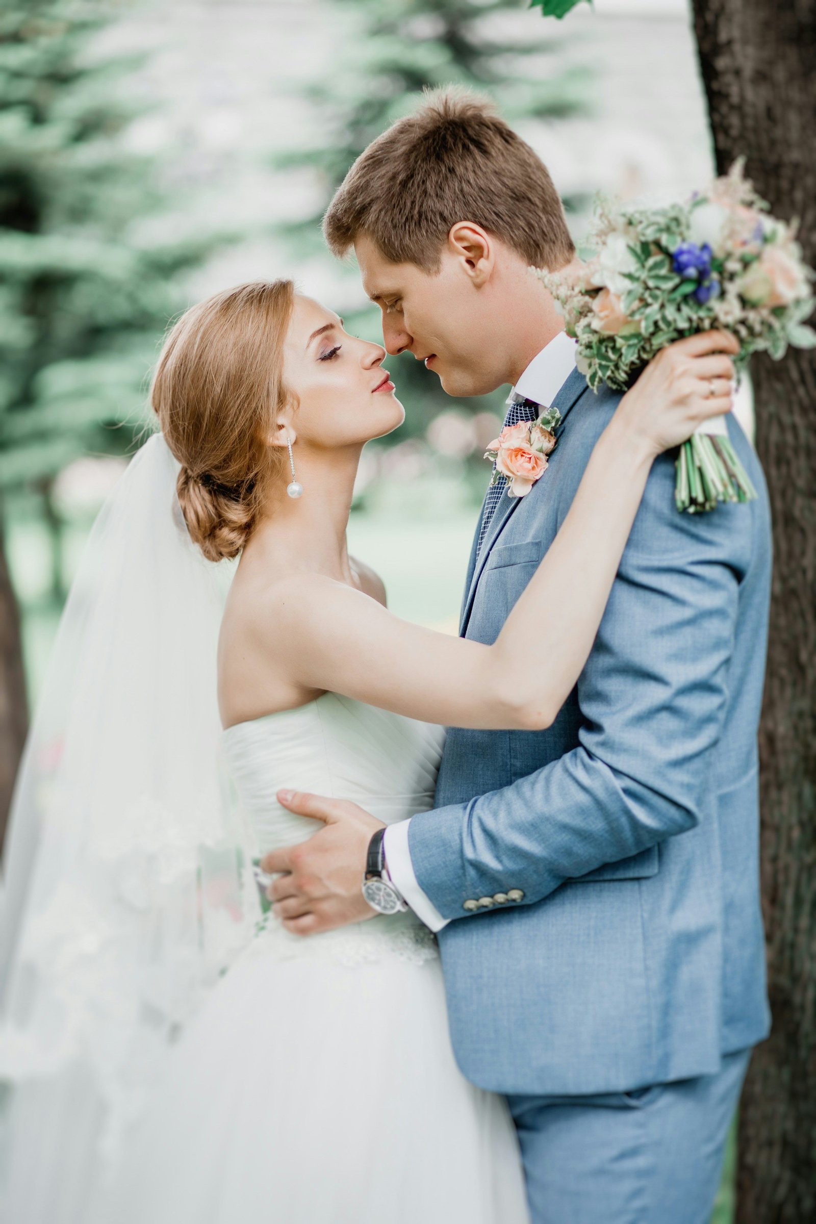 If Gen Z Is Dating Less, Why Are Weddings Everywhere?