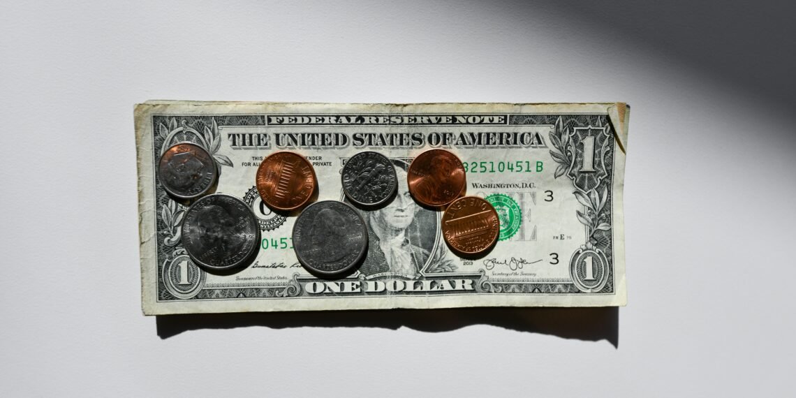 Paychecks vs Inflation: U.S. Workers Gain Just $70 Weekly