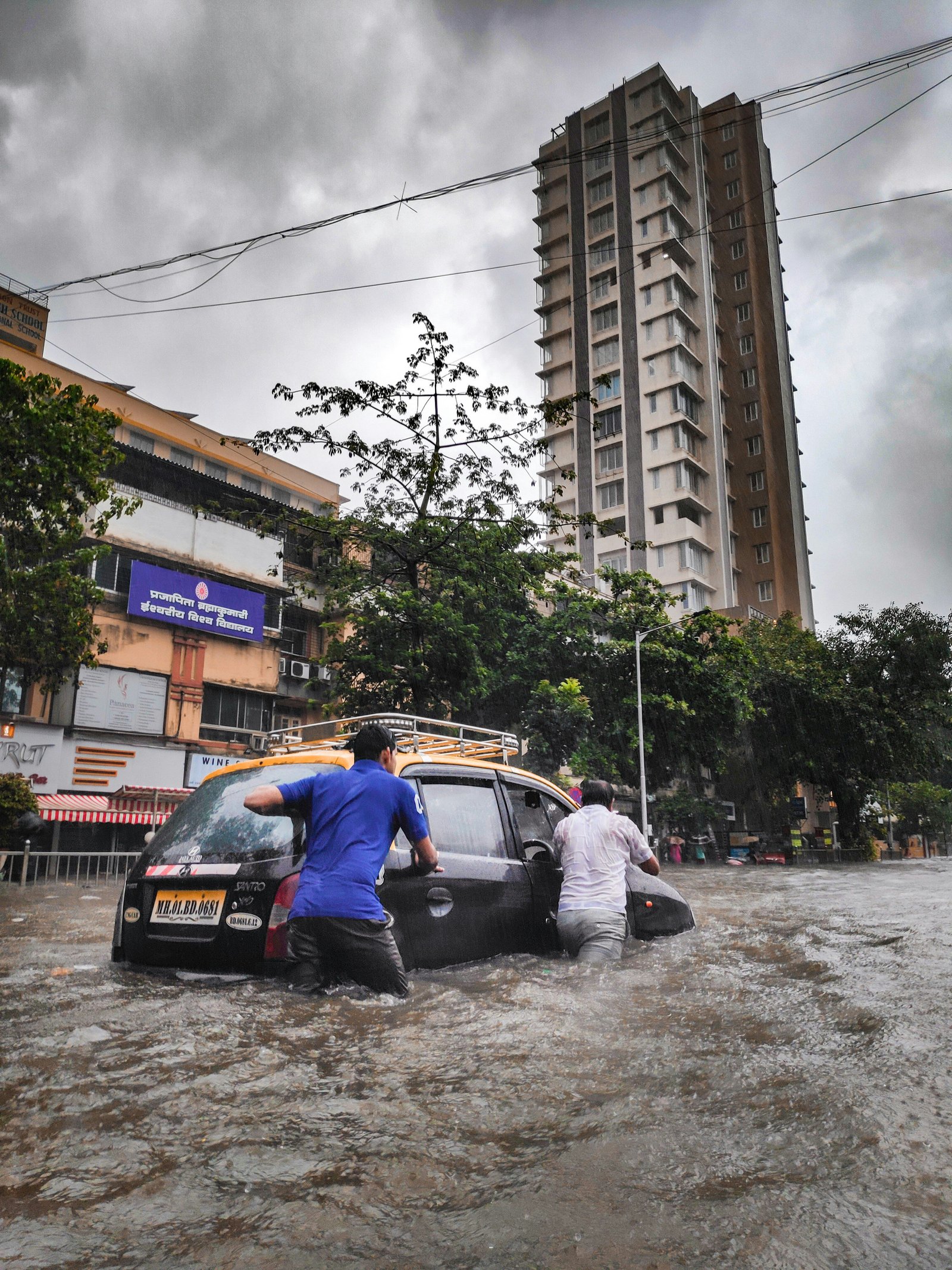Nepal Tsunami-Like Flood Wipes Out Towns: Over 500 Dead