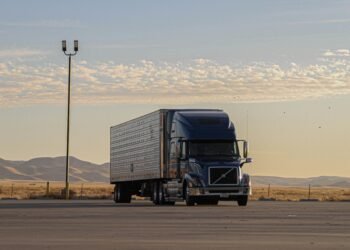 Teamsters Sue California Over Self-Driving Truck Regulations