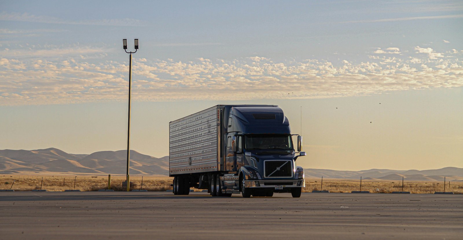 Teamsters Sue California Over Self-Driving Truck Regulations