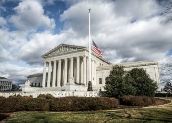 ​Liberals Push Supreme Court Reform Plans Ahead of Midterms