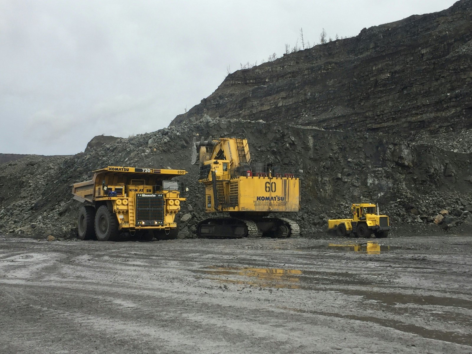 Guinea Gives Glencore Exclusive Rights to Bauxite Production
