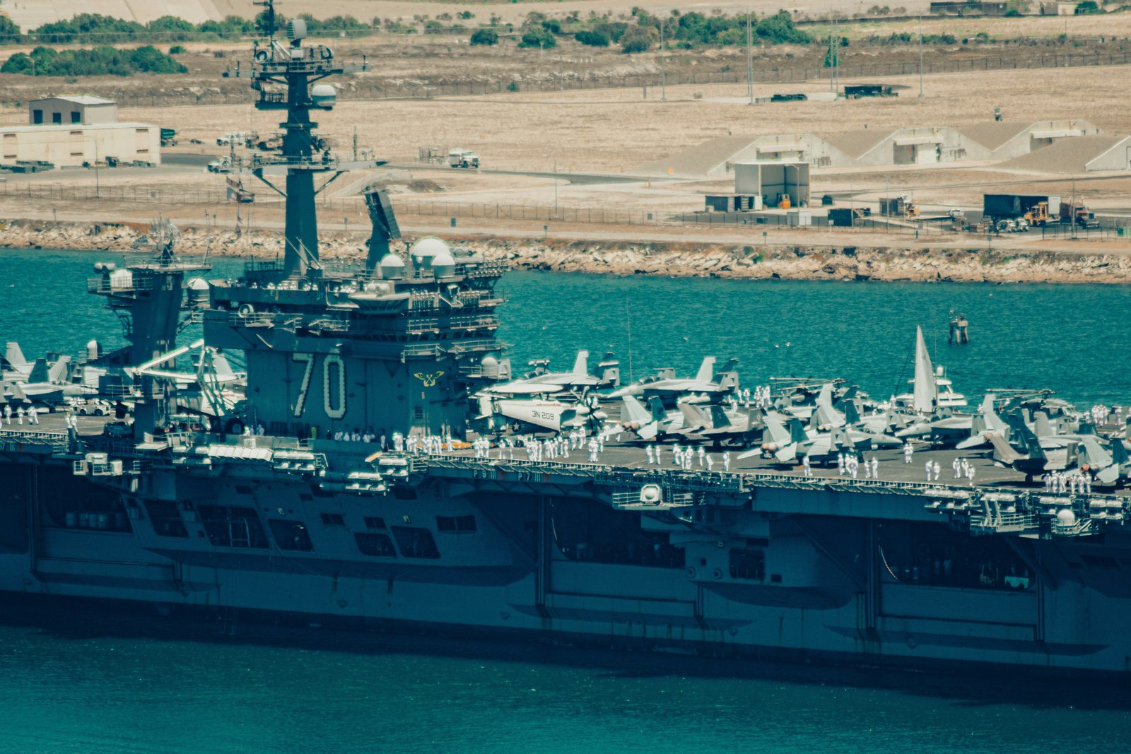 Trump Orders Pentagon to Replace Digital Catapults with Steam on US Aircraft Carriers