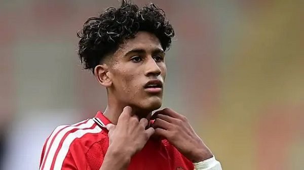 United fight to retain 15-year-old JJ Gabriel