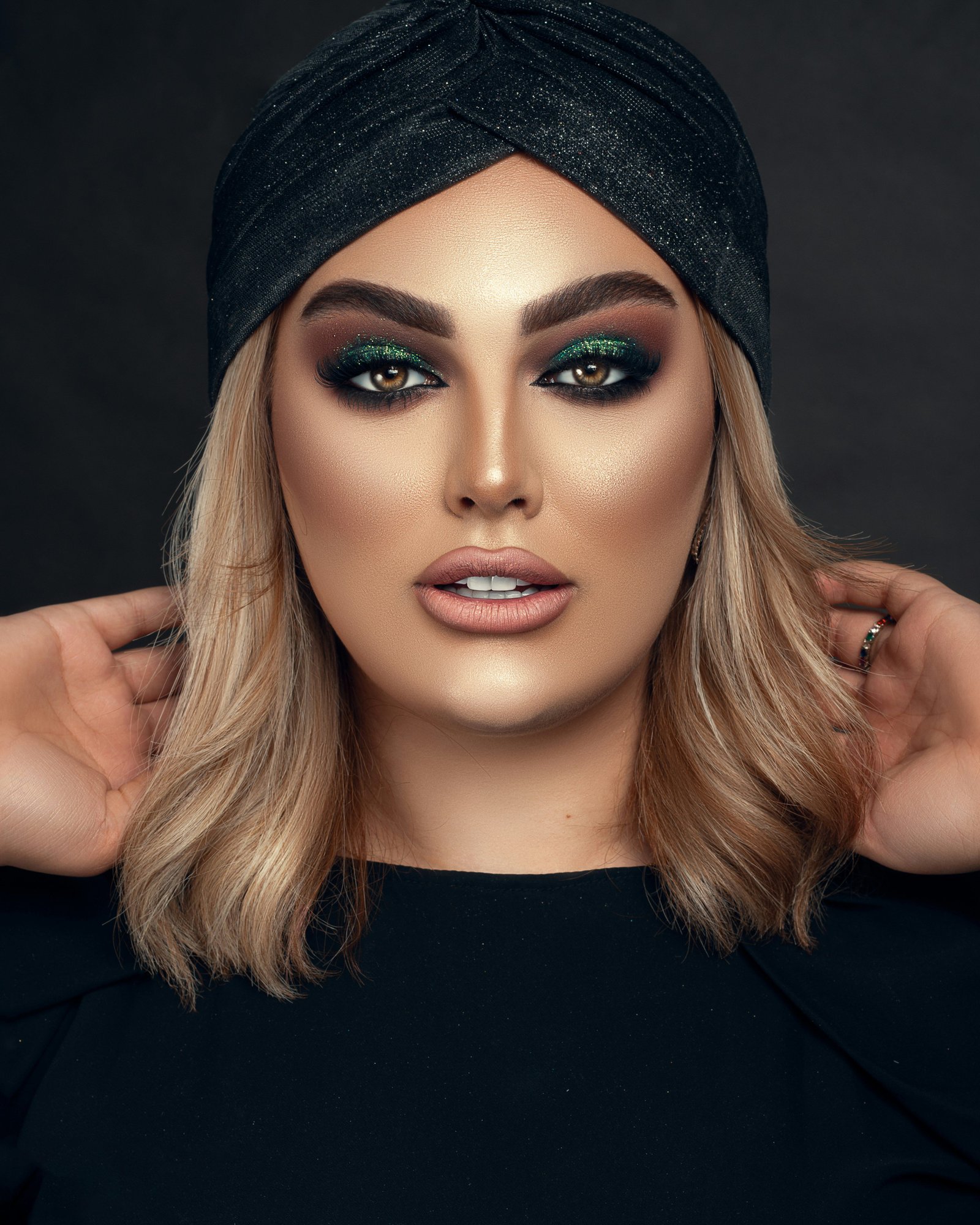 Coal Eyes Took Over the 2026 VMAs. Here's How to Wear the Trend