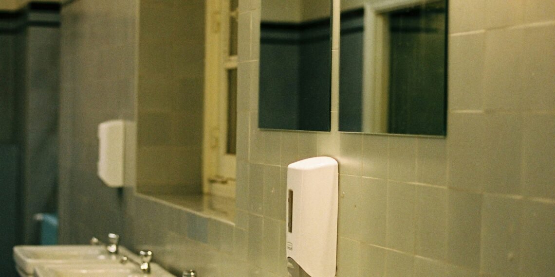 NYC Introduces Automated Public Bathrooms with 10-Minute Limits