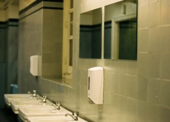 NYC Introduces Automated Public Bathrooms with 10-Minute Limits