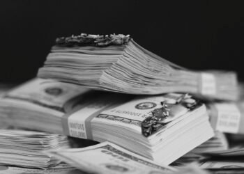 Norway's $2.3T Wealth Fund Plans to Cut US Treasury Holdings
