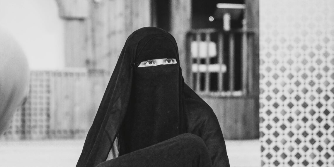 Italy: Meloni Plans Foreign Student Cap, School Face Covering Ban