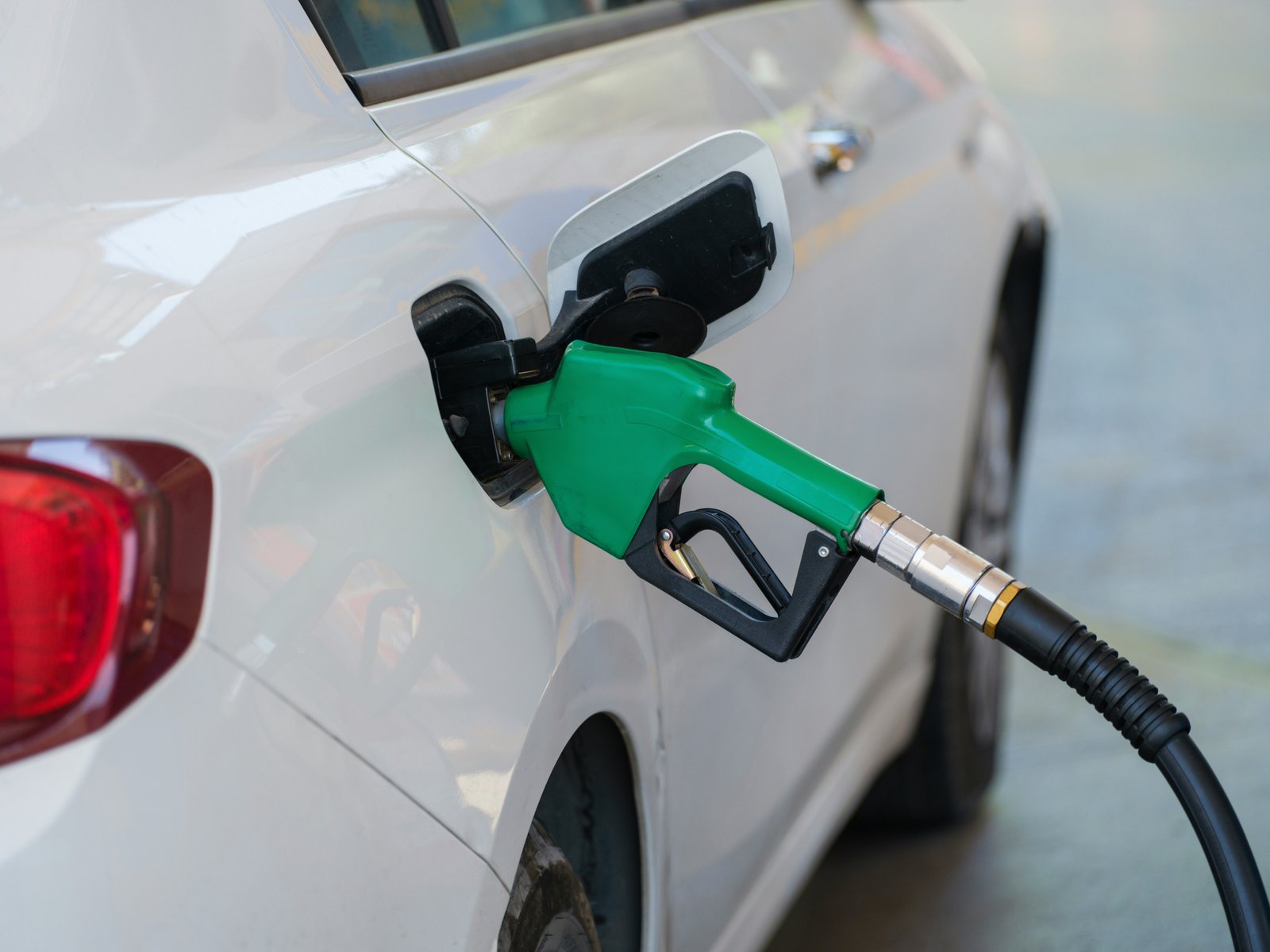 Trump Administration Considers Diesel Export Ban Amid Record Fuel Prices