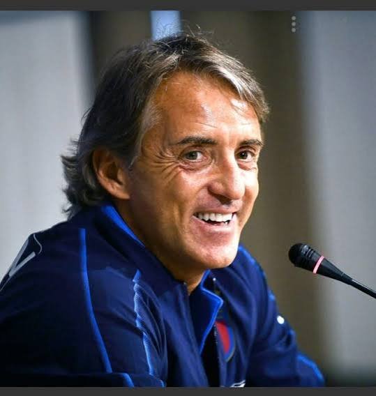 Mancini dismisses Manchester City contract questions over financial case