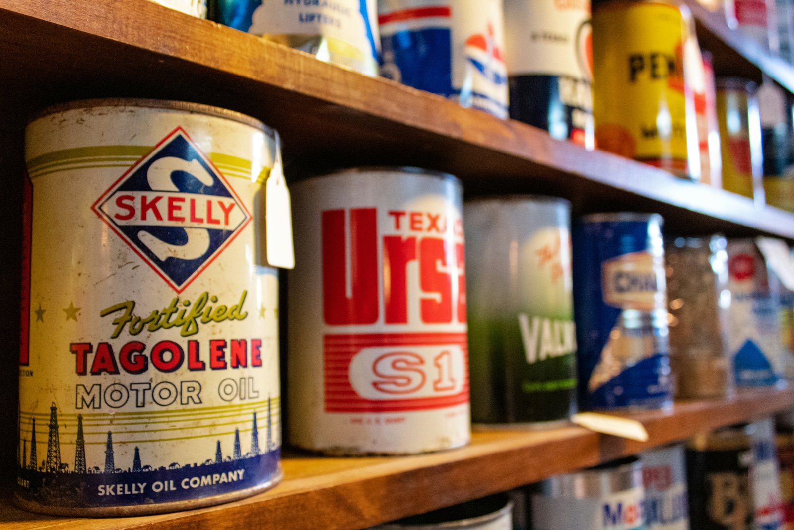 US Retailers Ration Motor Oil As Prices Nearly Quadruple