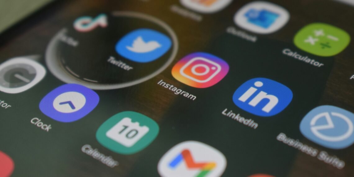 Australia Proposes Law Allowing Social Media Users to Opt Out of Algorithms