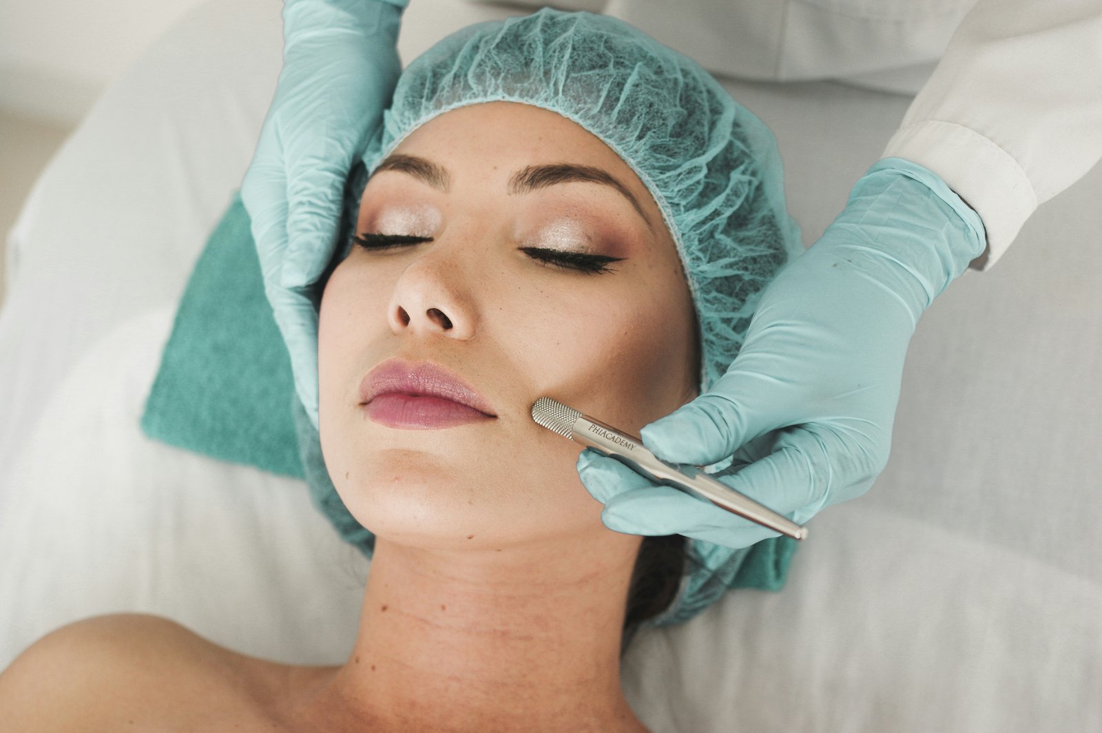 Clinical Treatments vs. Skincare: What's the Actual Difference?