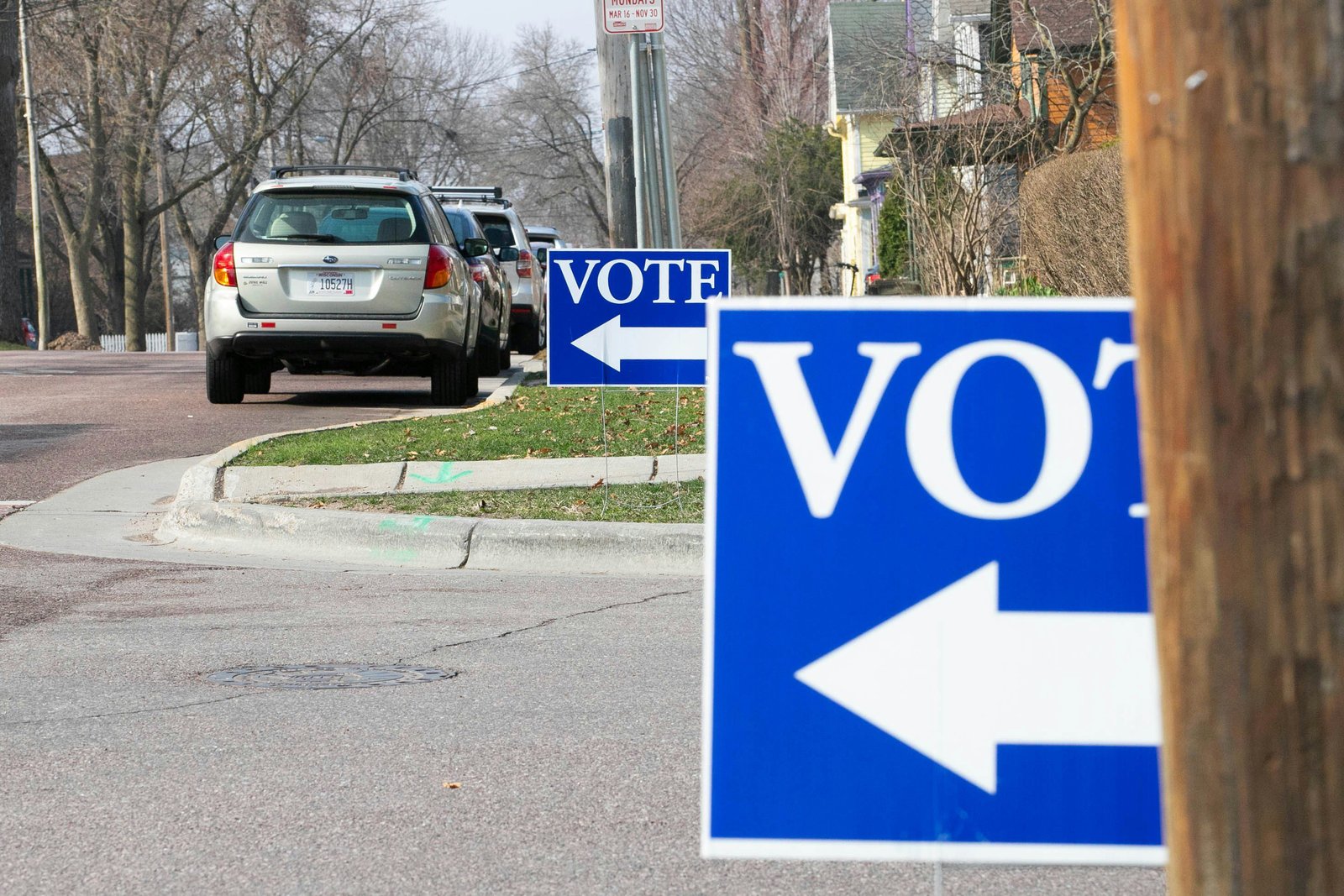 Americans Express Economic Concerns As New Poll Shows Discontent Ahead Of 2026 Midterms