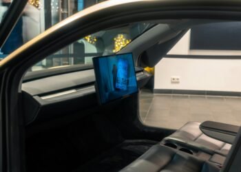 Texas Robotaxi Emergency Hotline Failures Exposed
