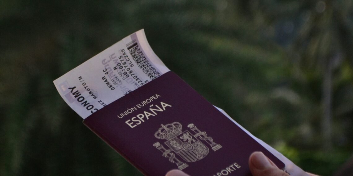 Spain Moves to Grant Citizenship to 200,000 Sahrawis Without Residence