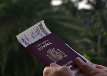 Spain Moves to Grant Citizenship to 200,000 Sahrawis Without Residence