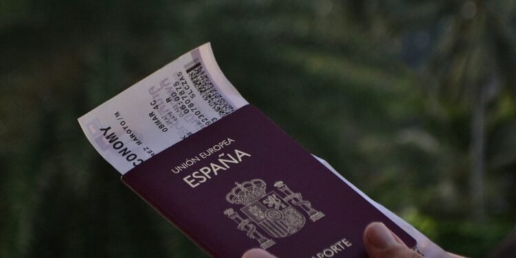 Spain Moves to Grant Citizenship to 200,000 Sahrawis Without Residence