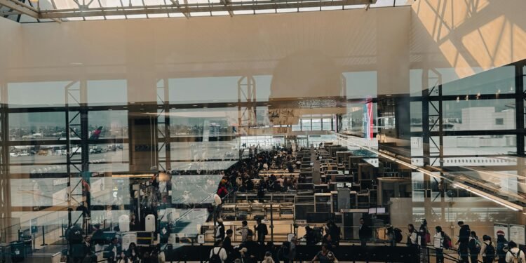 TSA Removes Chairs, Forces Officers to Stand While Checking IDs