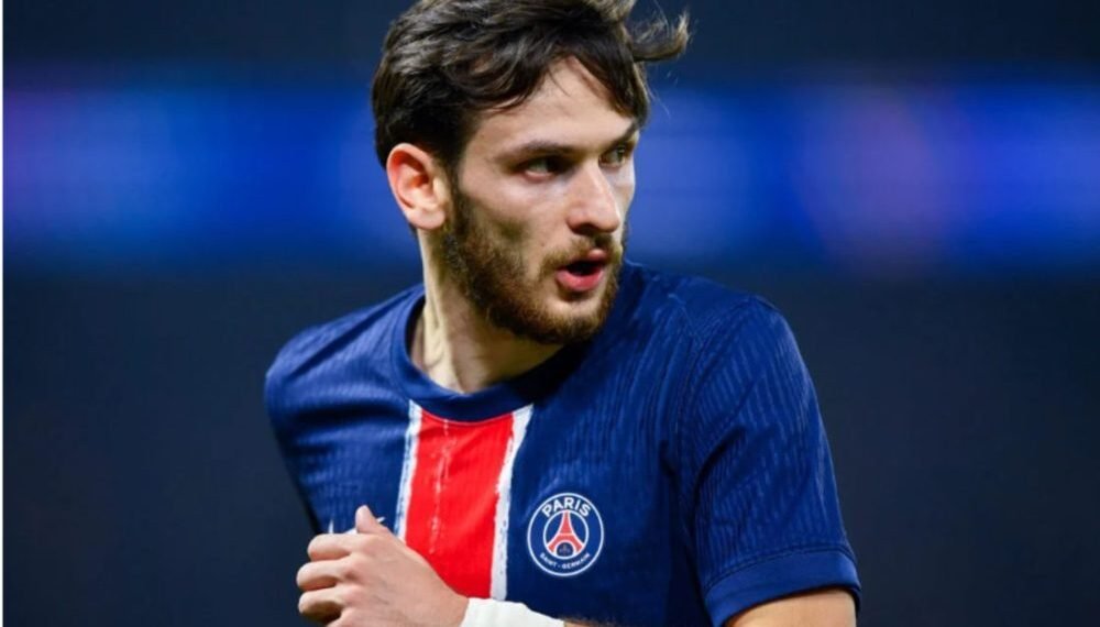 PSG take Kvaratskhelia blow after Barcelona win