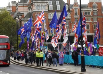 UK Megapoll: Half Want to Rejoin EU, Labour Could Gain 7 Points