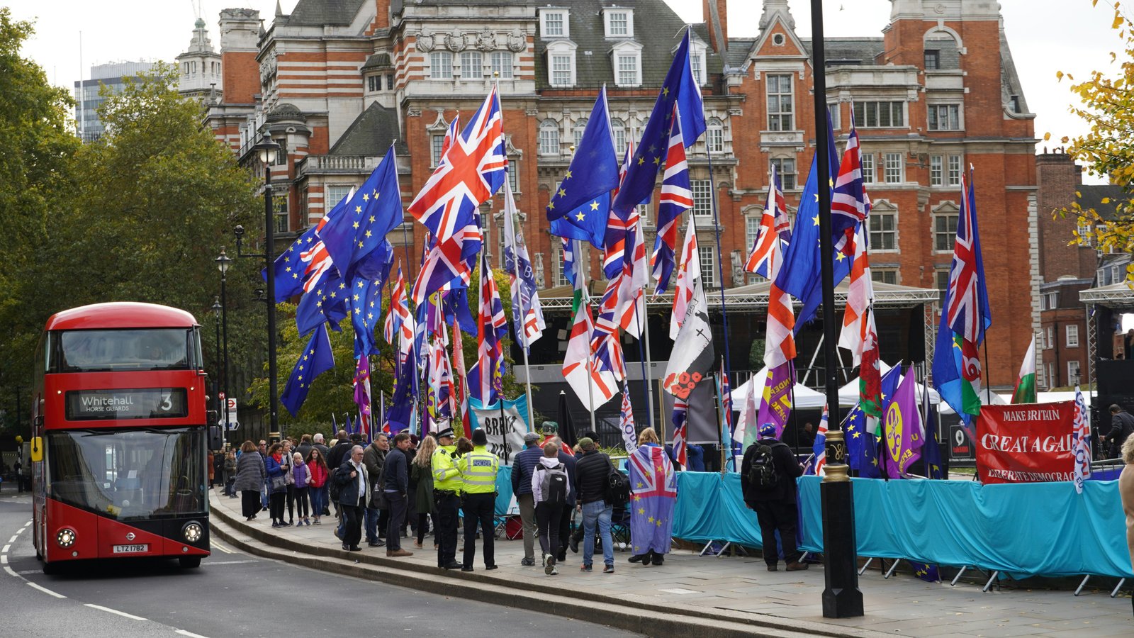 UK Megapoll: Half Want to Rejoin EU, Labour Could Gain 7 Points