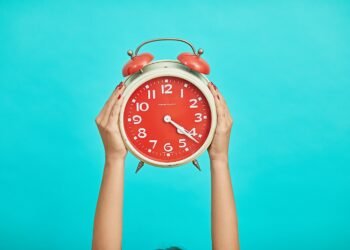 Daylight Saving Time Ends Sunday as Clocks Fall Back Across US