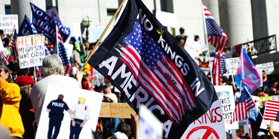 No Kings Rallies Sweep US as Organisers Urge Early Voting in Midterms