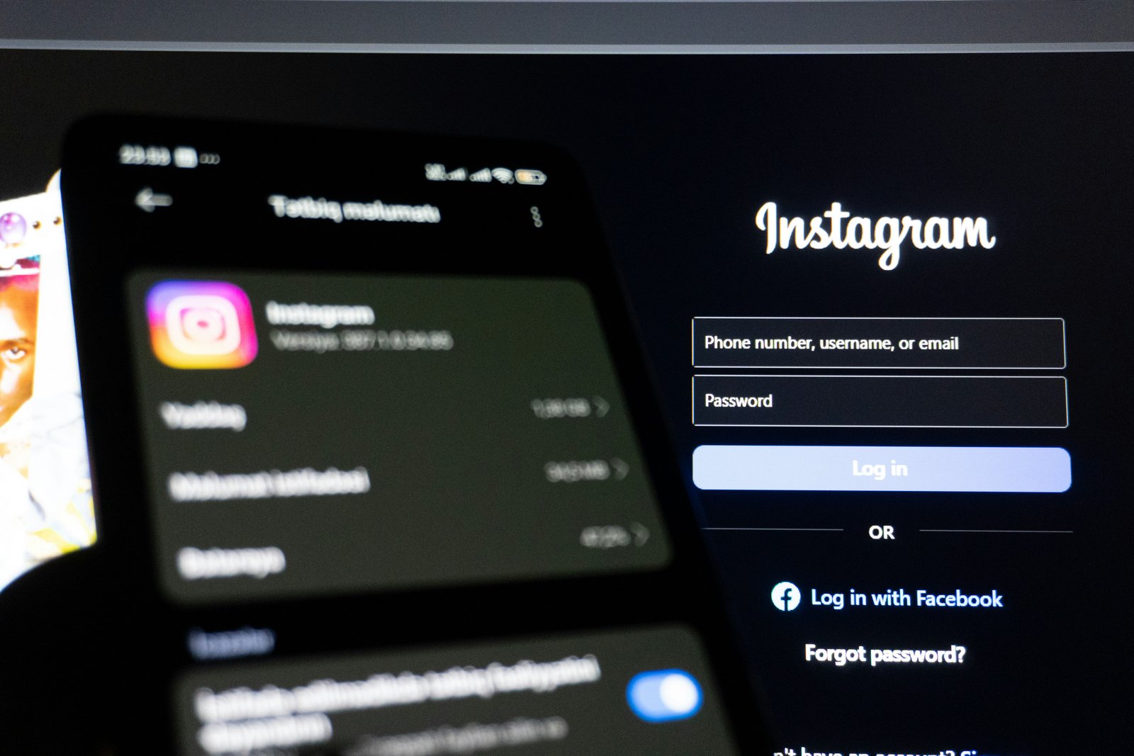 UK Regulator Ofcom Investigates Meta Over Instagram Instants Feature